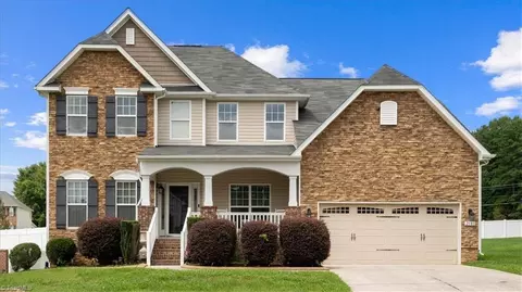 2181 Mclaughlin Dr, Greensboro, NC 27406
