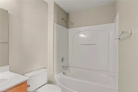 3906 Tarrant Trace Cir, High Point, NC 27265 photo 31