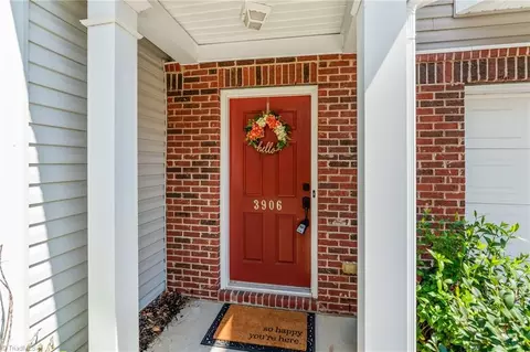 3906 Tarrant Trace Cir, High Point, NC 27265 photo 4