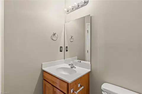 3906 Tarrant Trace Cir, High Point, NC 27265 photo 32