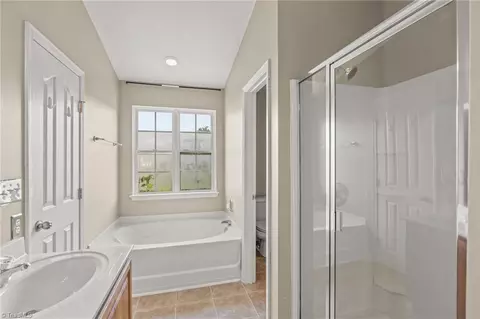 3906 Tarrant Trace Cir, High Point, NC 27265 photo 39