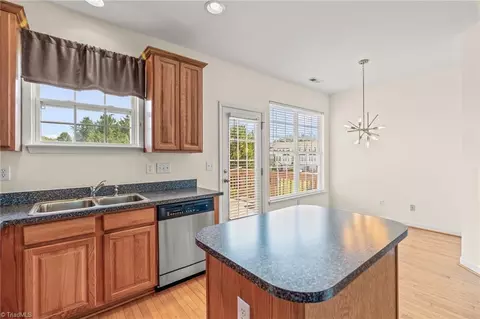 3906 Tarrant Trace Cir, High Point, NC 27265 photo 23