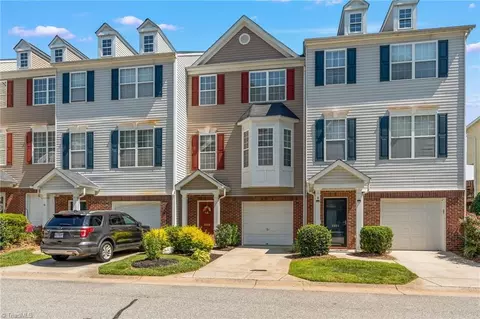 3906 Tarrant Trace Cir, High Point, NC 27265 photo 2