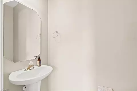 3906 Tarrant Trace Cir, High Point, NC 27265 photo 11