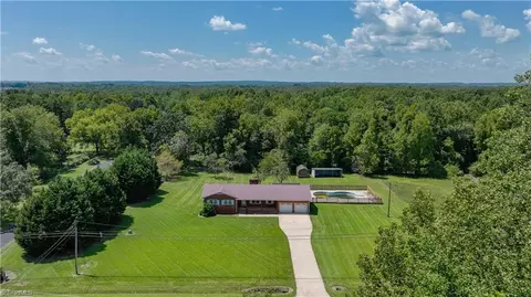 5565 Robbins Country Rd, Trinity, NC 27370