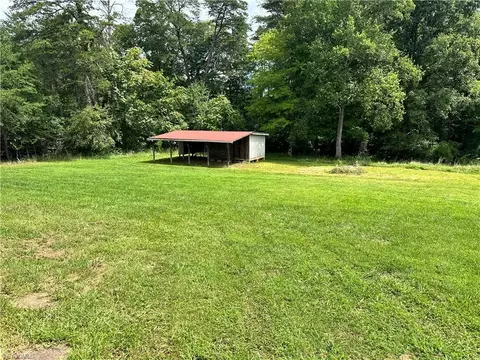 3948 Nc Highway 772, Walnut Cove, NC 27052