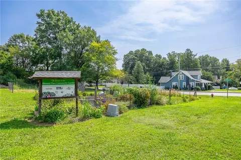 View/Area - 834 Howard Pl, High Point, NC 27262 photo 2 of 2