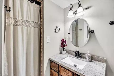 Bath - 834 Howard Pl, High Point, NC 27262 photo 2 of 3