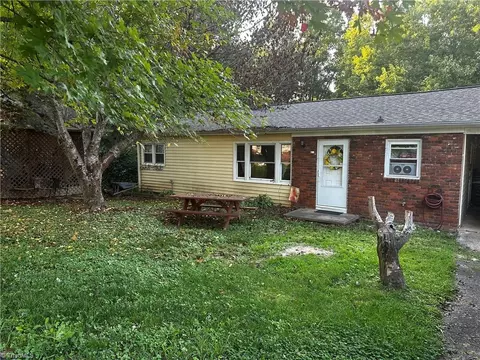 499 Hilltop Acres St, North Wilkesboro, NC 28659