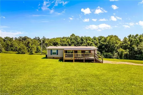 359 Melton Rd, Elkin, NC 28621