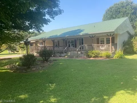 1095 Wagon Ridge Rd, Roaring River, NC 28669