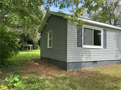 110 Westview Dr, King, NC 27021 photo 4
