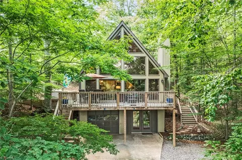 1916 Chateau Rdg, Winston Salem, NC 27103