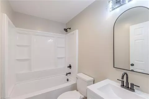 Bath - 5609 Mendenhall Road Ext, High Point, NC 27263 photo 5 of 8