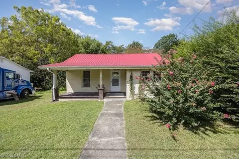 110 Tremont St, Thomasville, NC 27360