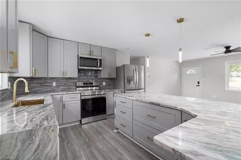 255 Raven Cir, Lexington, NC 27292