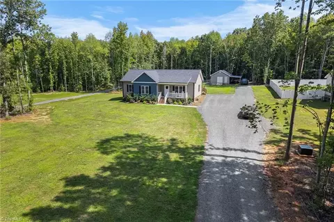 4445 Fairview Farm Rd, Asheboro, NC 27205