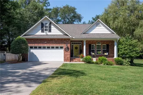1622 Paragon Dr, Winston Salem, NC 27127