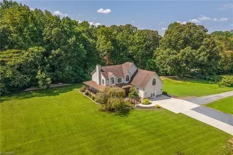 375 Lone Oak Dr, Lexington, NC 27295