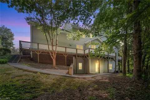 141 Pebble Ridge Ln, Winston Salem, NC 27104