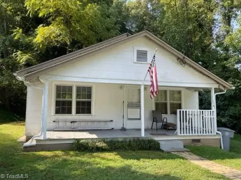 1141 Park Dr, Asheboro, NC 27205