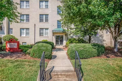 1013 Elm St N #B4, Greensboro, NC 27401