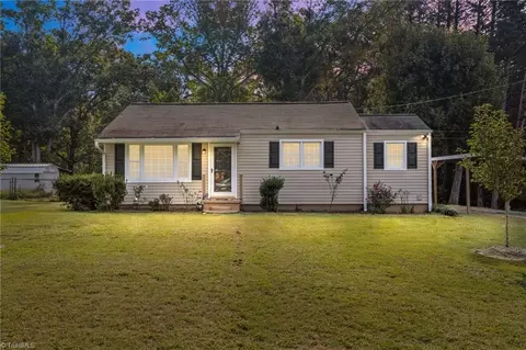 149 Oak Forest Dr, Kernersville, NC 27284