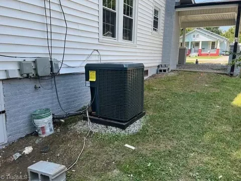 619 Arch St, High Point, NC 27260 photo 3