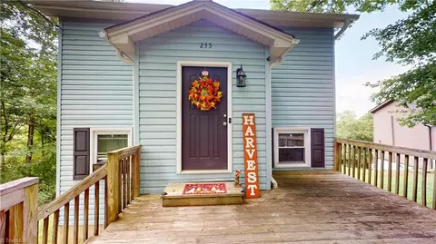 235 Sarah St, Mount Airy, NC 27030