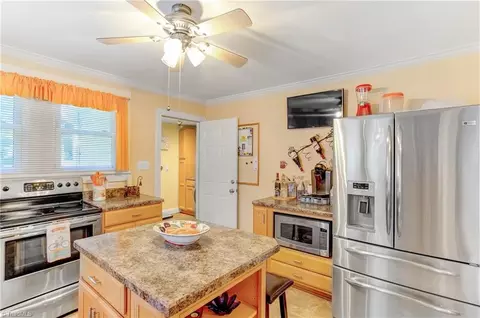 Kitchen - 925 Sunset Dr, Salisbury, NC 28147 photo 2 of 5