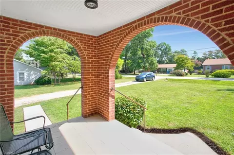 Exterior - 925 Sunset Dr, Salisbury, NC 28147 photo 5 of 9