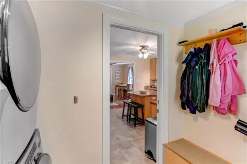 Entry Way - 925 Sunset Dr, Salisbury, NC 28147 photo 2 of 4