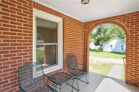 Exterior - 925 Sunset Dr, Salisbury, NC 28147 photo 6 of 9