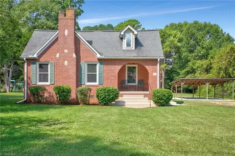 Exterior - 925 Sunset Dr, Salisbury, NC 28147 photo 2 of 9
