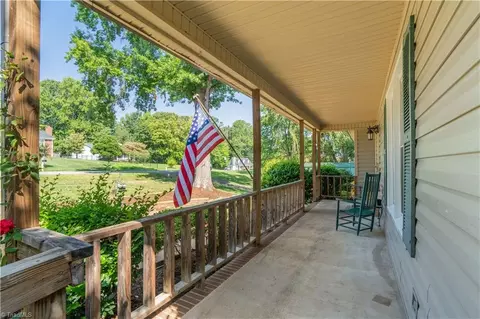 106 Oak Pointe Dr, King, NC 27021 photo 3