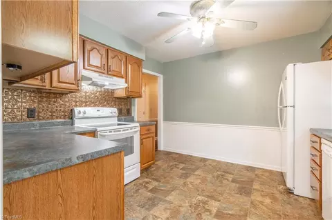 106 Oak Pointe Dr, King, NC 27021 photo 7