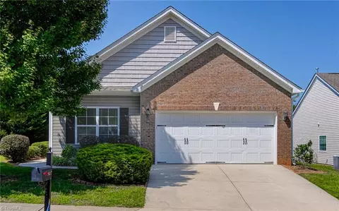 5417 Esher Dr, Walkertown, NC 27051