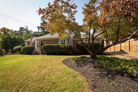 1901 Elm St N, Greensboro, NC 27408