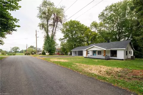 290 Fowler Cir, Dobson, NC 27017
