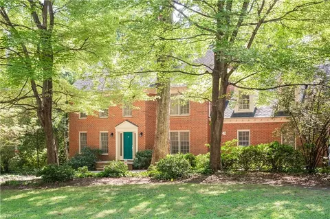 9 Wedgewood Ct, Greensboro, NC 27403