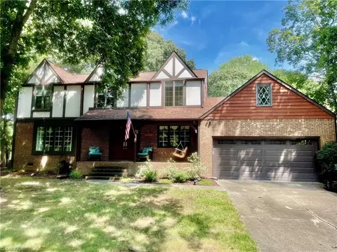 4308 Oak Hollow Dr, High Point, NC 27265
