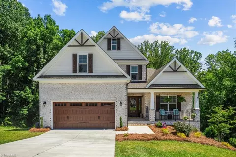 2709 Bartlett Ln, Clemmons, NC 27012