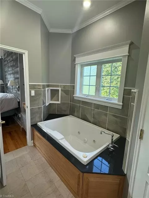 Bath - 336 Benge Dr, Elkin, NC 28621 photo 3 of 6