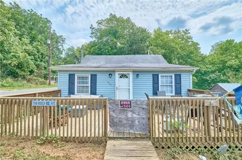 206 Upton St, Randleman, NC 27317