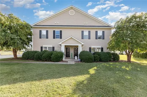 208 Geoffrey Way, Kernersville, NC 27284