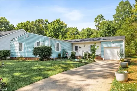 1635 Radcliff St, Winston Salem, NC 27107