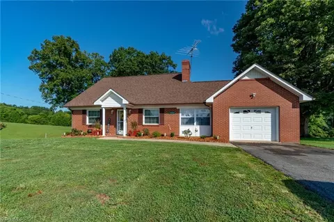 336 Whitaker Chapel Rd, Pilot Mountain, NC 27041