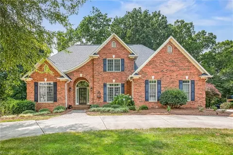 1870 Dunmore Ln, Clemmons, NC 27012