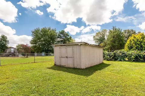 Exterior - 4131 Skyview Ct, Trinity, NC 27370 photo 7 of 8