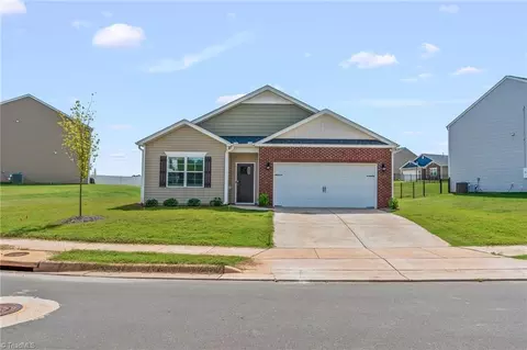 4710 Reedy Creek Farm Cir, Greensboro, NC 27405
